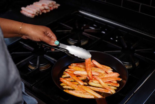 Snow Crab Leg Meat 4 lbs Prime Butter + Prime Blend Seasoning + Cocktail Sauce